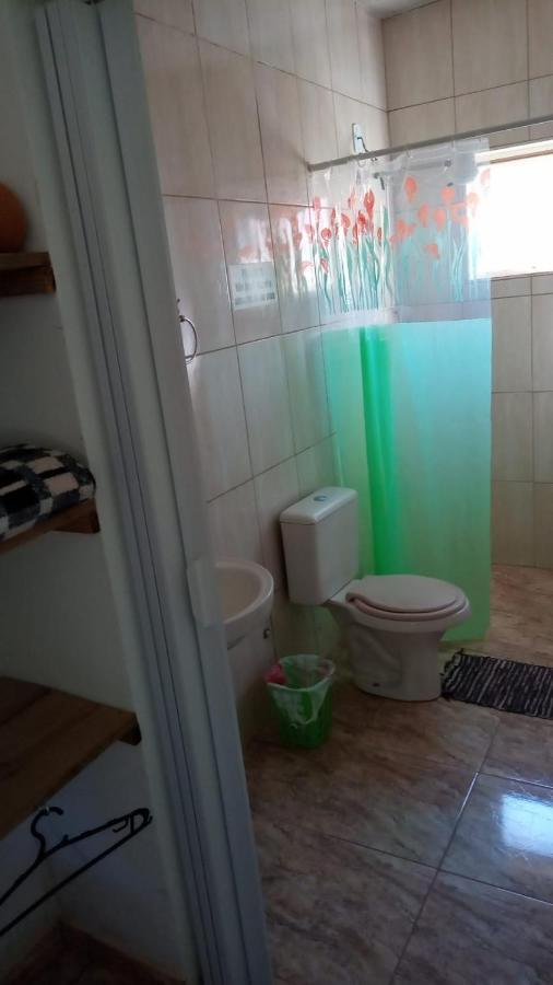 Quarto Triplo com Banheiro Privativo